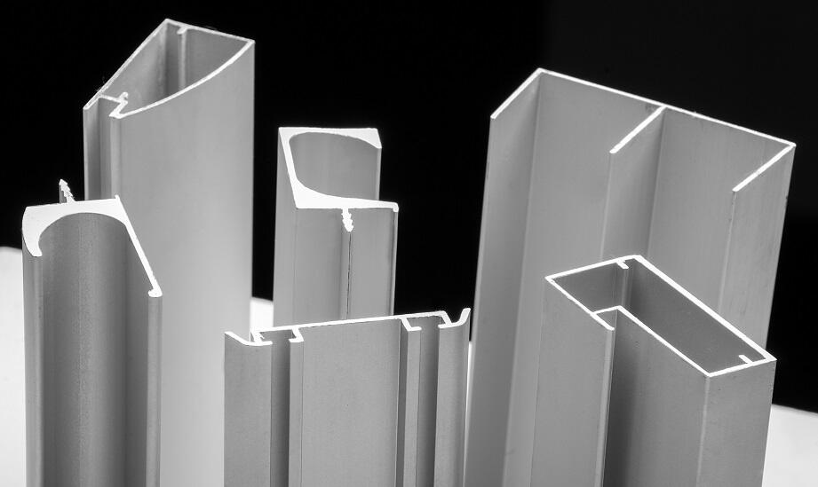 Wykorzystanie profili aluminiowych w produkcji linii montażowych