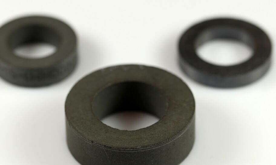 Czym są pierścienie magnetyczne i jakie jest ich zastosowanie? Czym są pierścienie magnetyczne i jakie jest ich zastosowanie?
