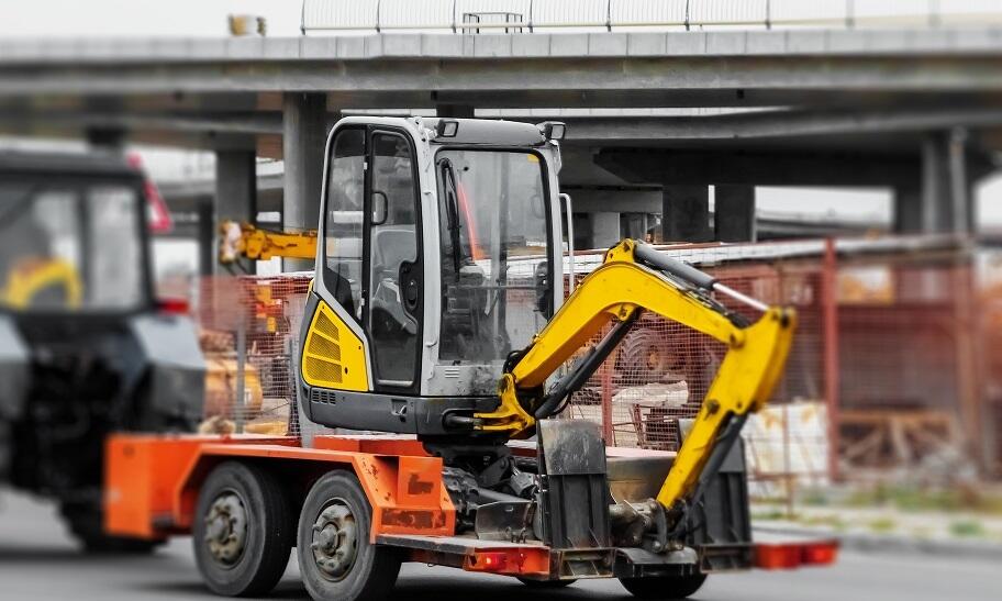 Sprzęt i wyposażenie niezbędne do rozładunku maszyn przemysłowych Sprzęt i wyposażenie niezbędne do rozładunku maszyn przemysłowych