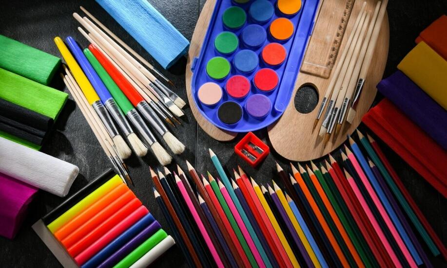 Jakie artykuły dla plastyków będą dobrym pomysłem na prezent?