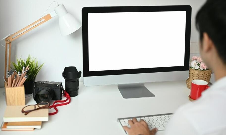 Co oznacza liczba umiejscowiona obok nazwy „iMac”? Co oznacza liczba umiejscowiona obok nazwy „iMac”?