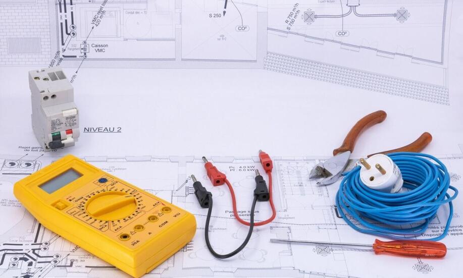 Kiedy warto zdecydować się na zmianę sprzedawcy energii?