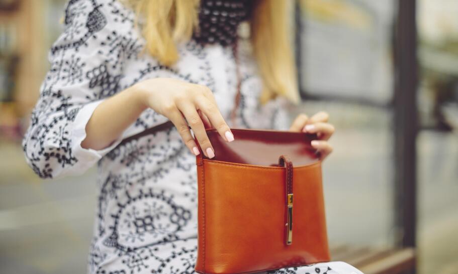 Jak dobrać torebkę do stroju?