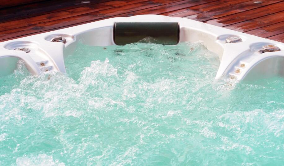 5 zalet mini basenów z serii Jacuzzi Professional