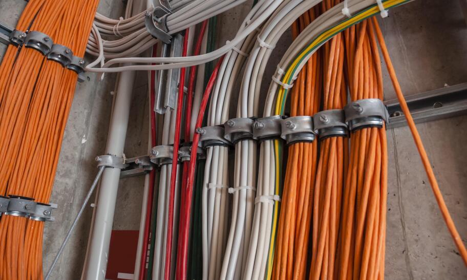 Jak naprawić uszkodzone kable elektromagnetyczne? Jak naprawić uszkodzone kable elektromagnetyczne?