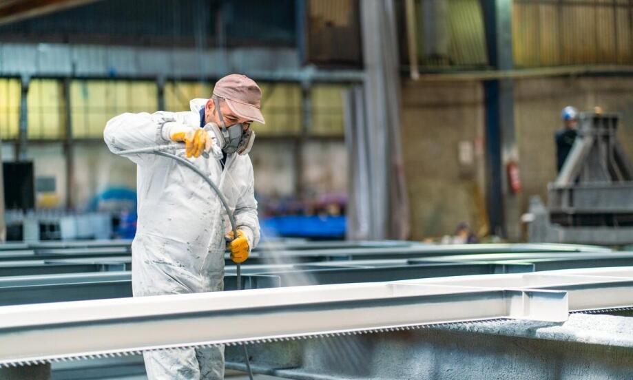 Ochrona antykorozyjna poprzez malowanie proszkowe – skuteczność i trwałość