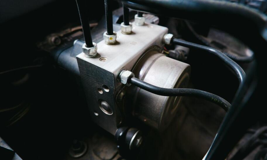 Jakie parametry pompy hydraulicznej do koparki Doosan są kluczowe przy zakupie?