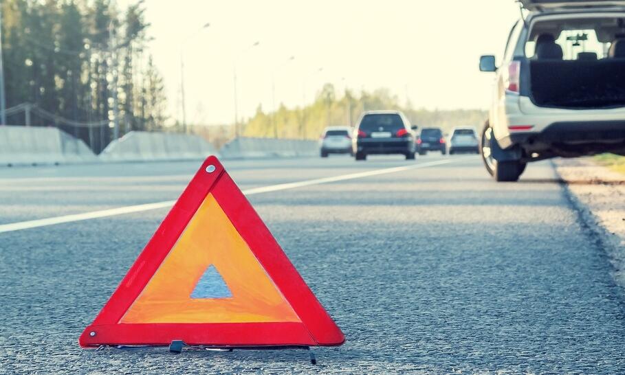 Awaria auta na autostradzie, co zrobić?