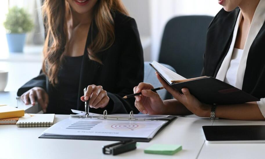 Księgowość dla firm z sektora usług międzynarodowych - jakie są kluczowe różnice?