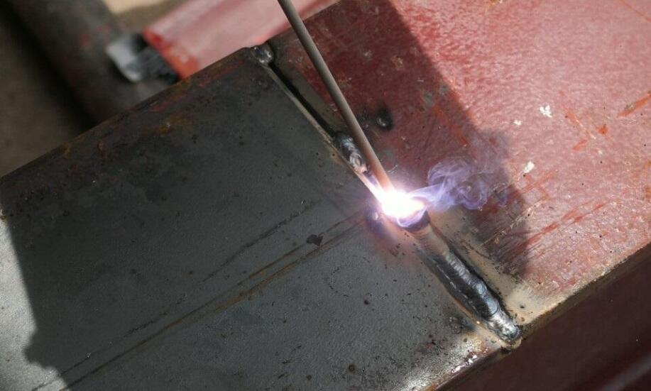 Jak dokonywać pomiaru spoin przy spawaniu?