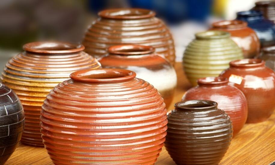 Doniczki ozdobne, które wzbogacają wnętrza