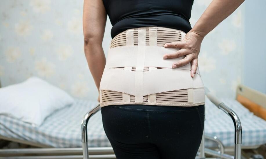 Jak dobrać ortezy i gorsety dla poprawy komfortu życia?