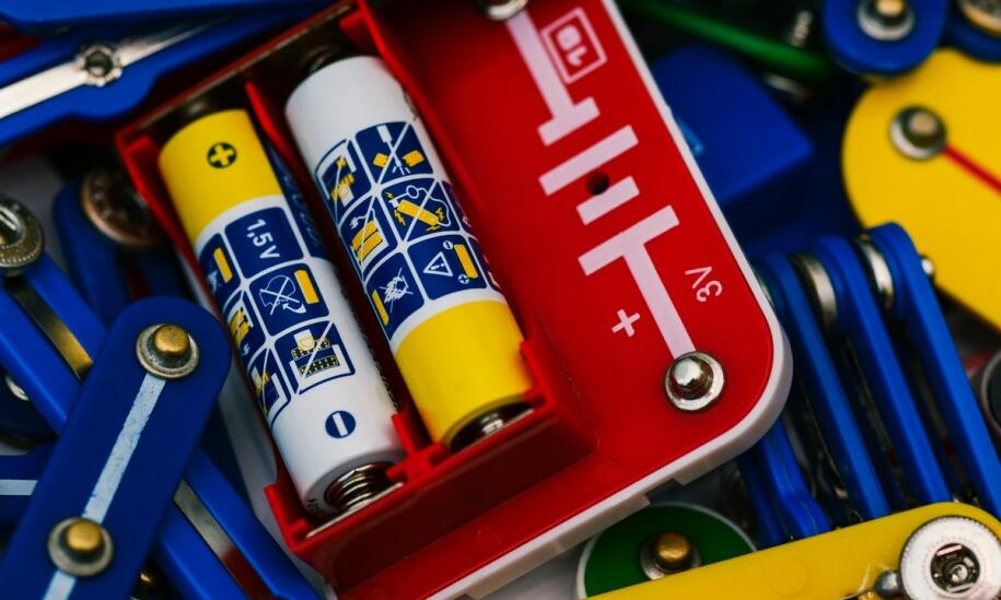 Jak dobrać baterie do różnych urządzeń elektronicznych?