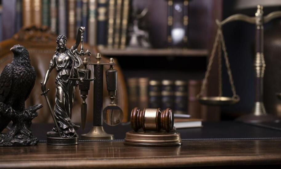 Poradniki i wskazówki dotyczące prawa karnego