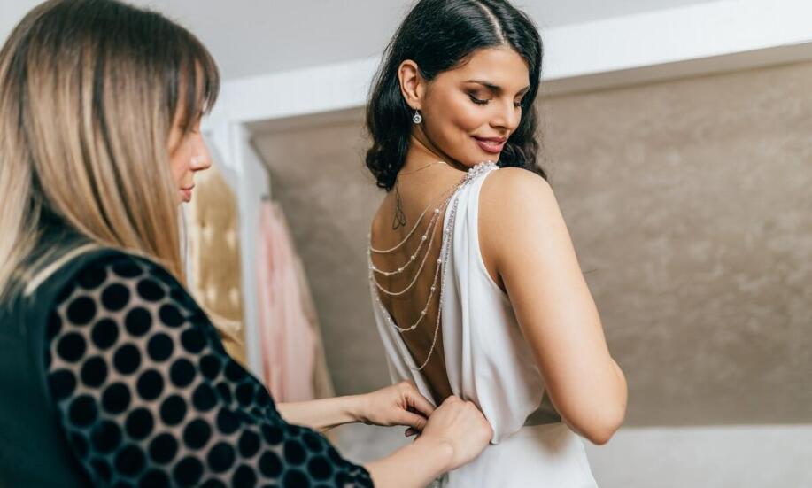 Jak wybrać idealną suknię ślubną na miarę?
