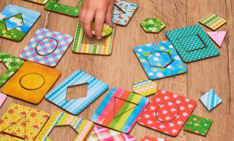 Jak układać puzzle z dzieckiem, aby wspierać jego rozwój i cieszyć się wspólnym czasem?