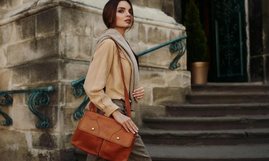 Klasyczna elegancja czy nowoczesny look? Porady dla kobiet szukających swojego stylu Klasyczna elegancja czy nowoczesny look? Porady dla kobiet szukających swojego stylu