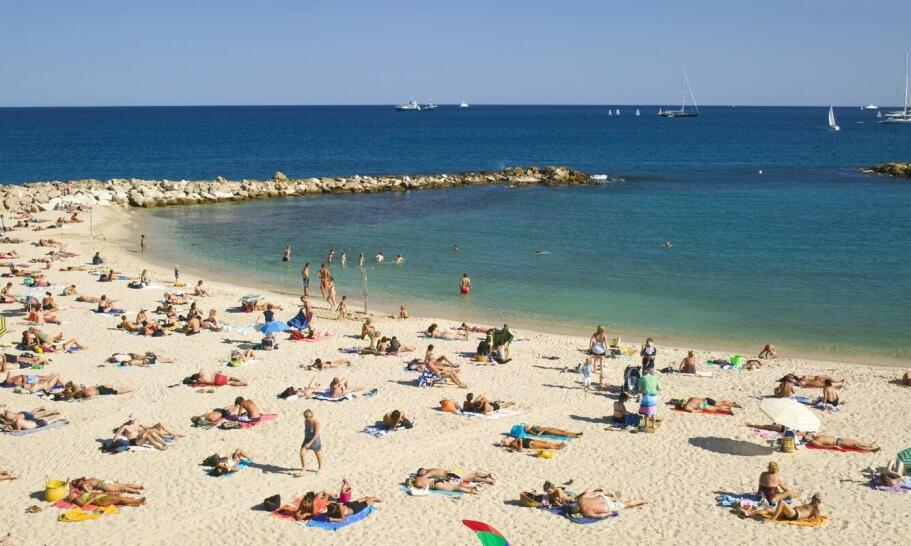 Aktywne spędzanie czasu na plaży i w okolicy ośrodka wypoczynkowego Aktywne spędzanie czasu na plaży i w okolicy ośrodka wypoczynkowego