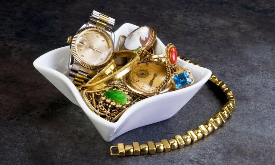 Jak dbać o swój zegarek, aby służył przez długie lata?