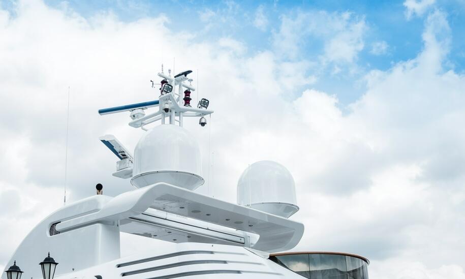 Naprawa i wymiana części osprzętu jachtowego - kiedy warto zlecić to specjalistom?