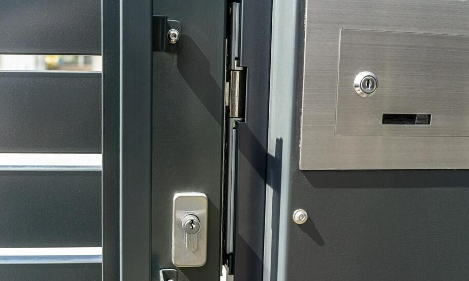 Drzwi antywłamaniowe - dlaczego warto je mieć w swoim domu?