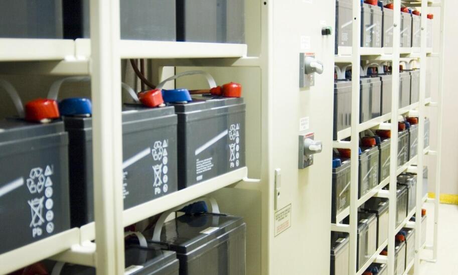 Wpływ jakości akumulatora na długotrwałą pracę pojazdów specjalistycznych