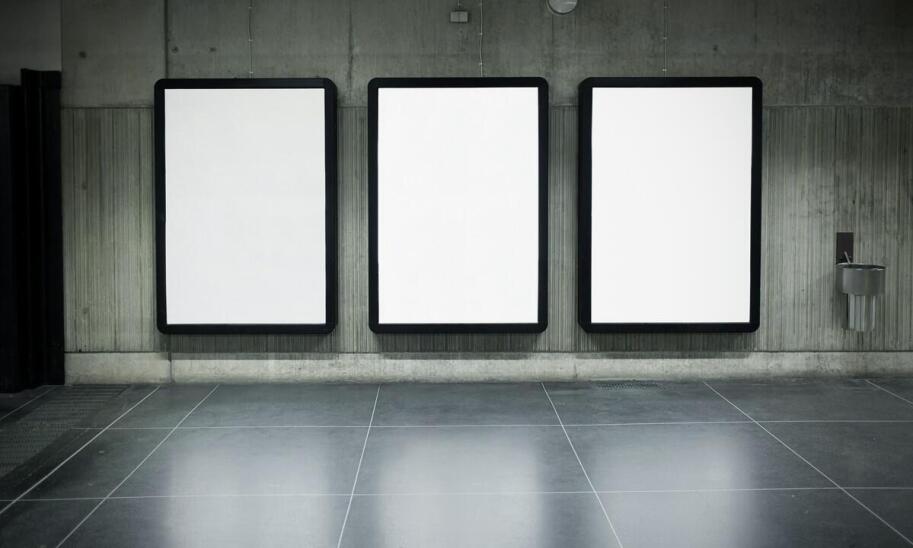 Jakie są zalety kasetonów reklamowych świetlnych dla lokalnych biznesów?