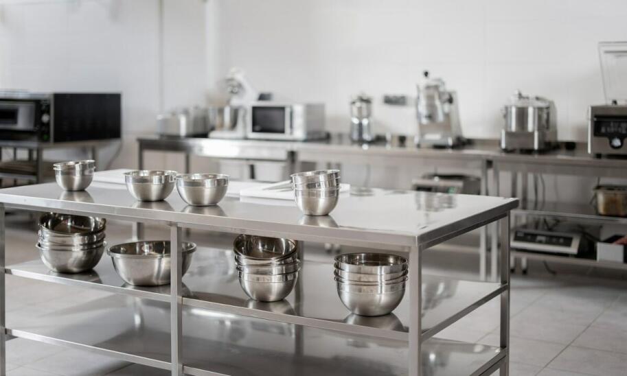 Praktyczne akcesoria kuchenne, które ułatwią codzienne przygotowywanie posiłków