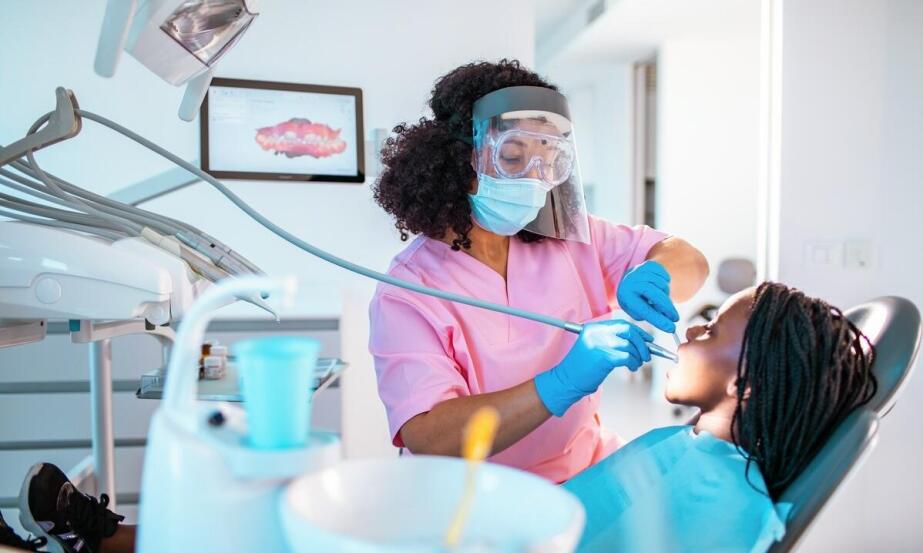 Stomatologia rodzinna: kompleksowa opieka chirurga stomatologa dla całej rodziny