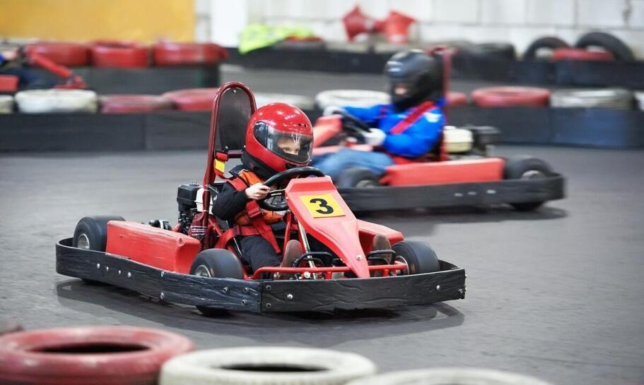 Jak dbać o swoje zdrowie podczas jazdy na torze kartingowym?