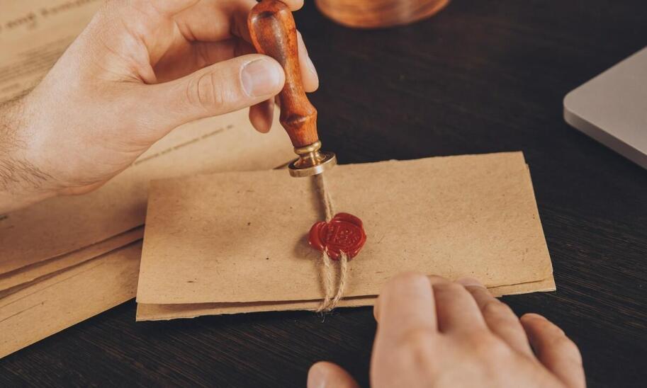 Jak przygotować się finansowo do wizyty u notariusza?