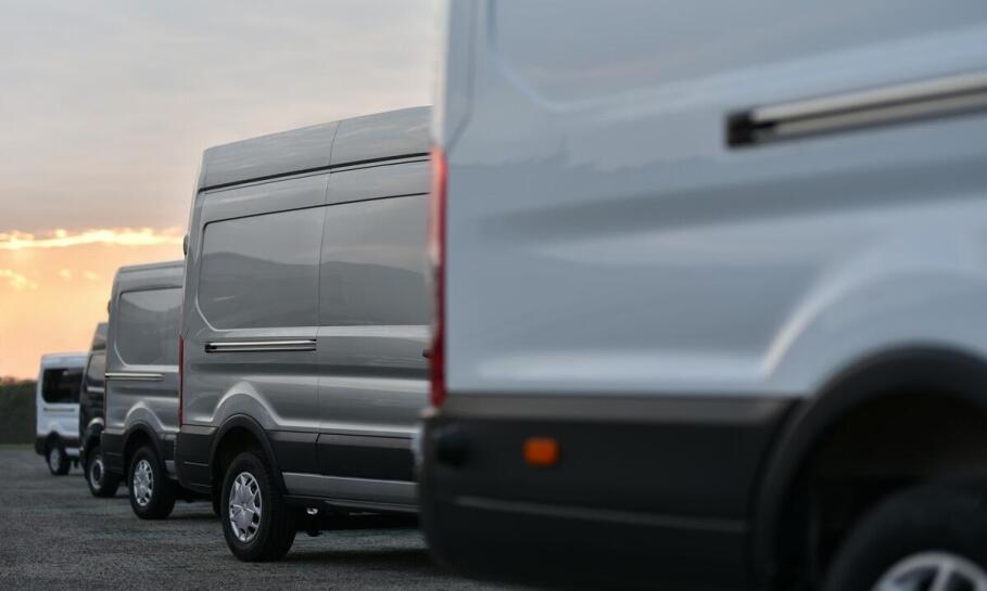 Zastosowanie systemu kontroli paliwa w zarządzaniu flotą pojazdów: kluczowe aspekty