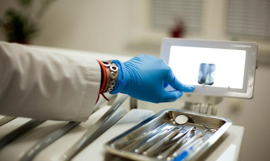 Kompleksowa odbudowa uśmiechu - jak odzyskać pewność siebie dzięki nowoczesnej stomatologii?