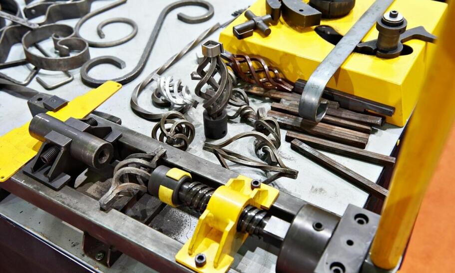 Trendy w branży artykułów metalowych - jakie nowości oferuje hurtownia?