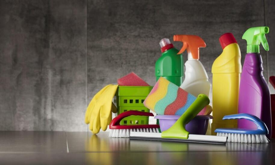 Co warto wiedzieć o środkach odtłuszczających w pielęgnacji samochodu?