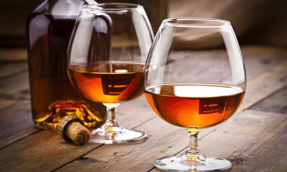 Czym wyróżnia się whisky Aberfeldy i kiedy warto po nią sięgnąć? Czym wyróżnia się whisky Aberfeldy i kiedy warto po nią sięgnąć?