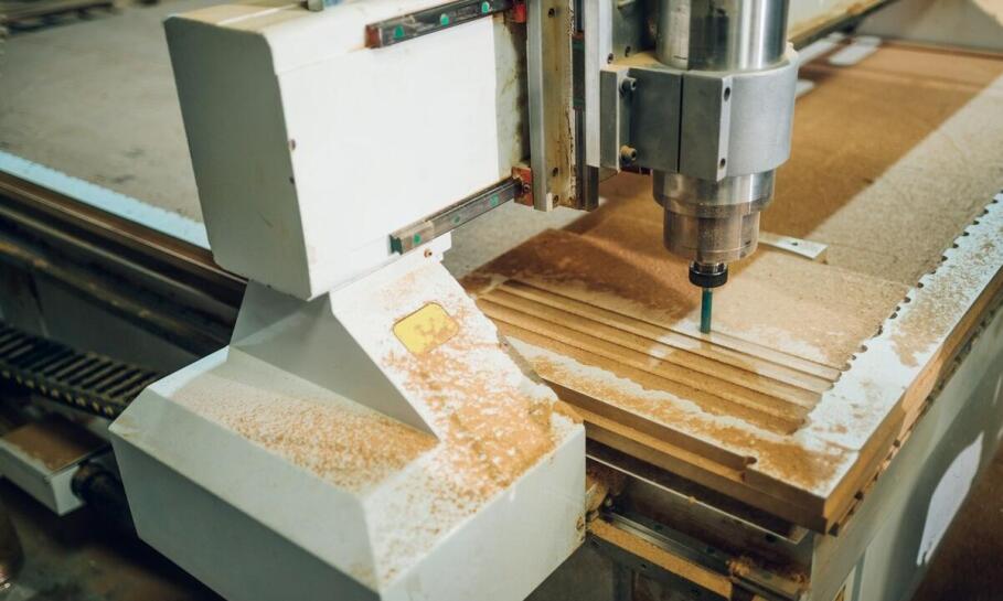 Kluczowe zalety korzystania z certus serwis w kontekście maszyn do obróbki metalu