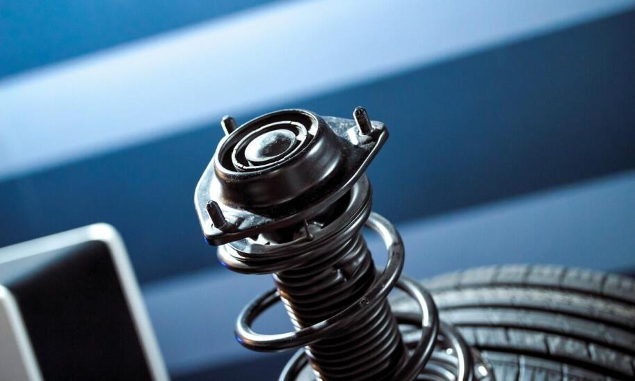 Dlaczego warto korzystać z oryginalnych części w jeep serwisie?