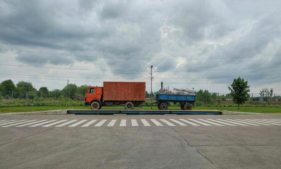 Jakie są zalety korzystania z profesjonalnych usług w transporcie małych ładunków?