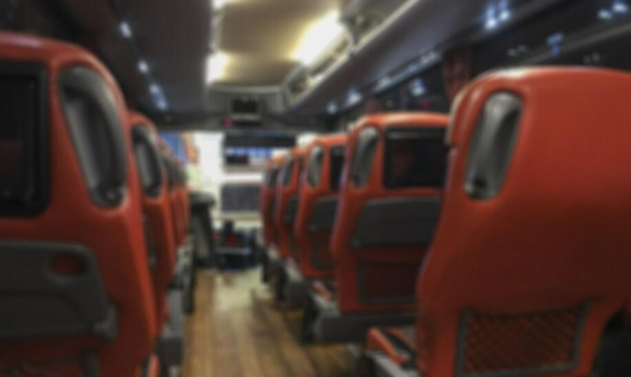 Jakie są najważniejsze aspekty bezpieczeństwa przy wynajmie busa w Wrocławiu?