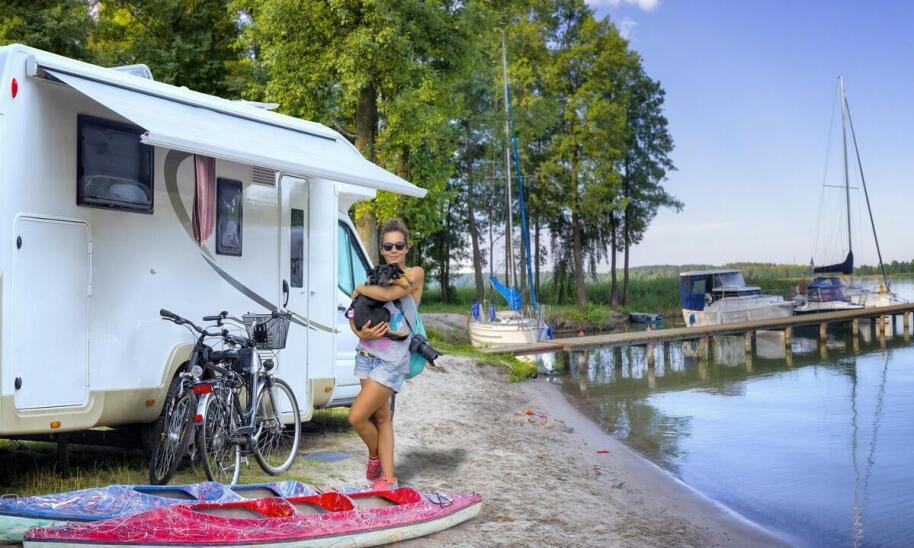 Pola namiotowe nad morzem z możliwością wypożyczenia rowerów