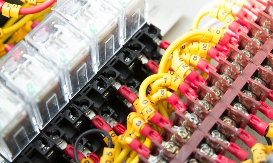 Wsparcie dla inwestorów budowlanych – co oferuje sklep elektryczny Krzeszowice? Wsparcie dla inwestorów budowlanych – co oferuje sklep elektryczny Krzeszowice?