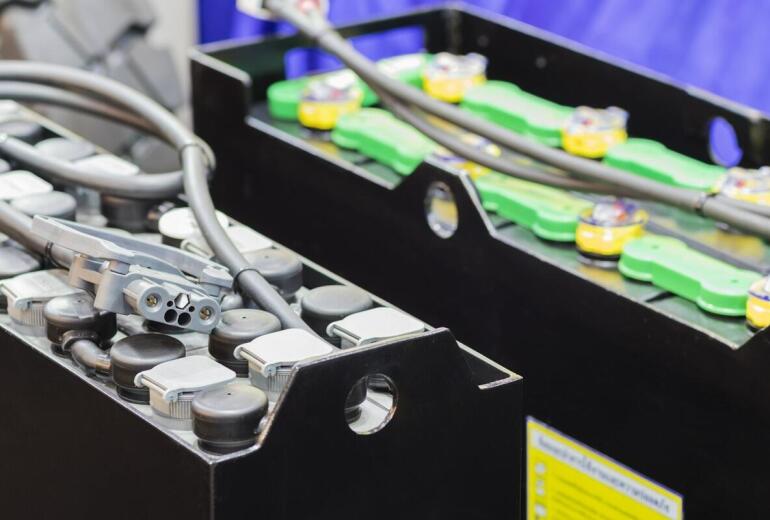 Jakie są najpopularniejsze zastosowania akumulatora 12v 180 w branży motoryzacyjnej? Jakie są najpopularniejsze zastosowania akumulatora 12v 180 w branży motoryzacyjnej?
