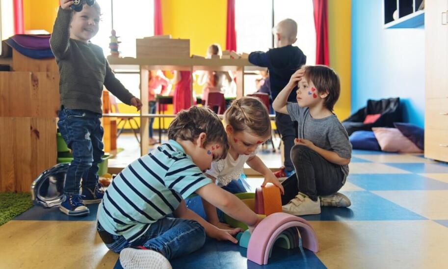 Wycieczki edukacyjne dla dzieci w przedszkolu Montessori: poznawanie świata poza murami placówki Wycieczki edukacyjne dla dzieci w przedszkolu Montessori: poznawanie świata poza murami placówki