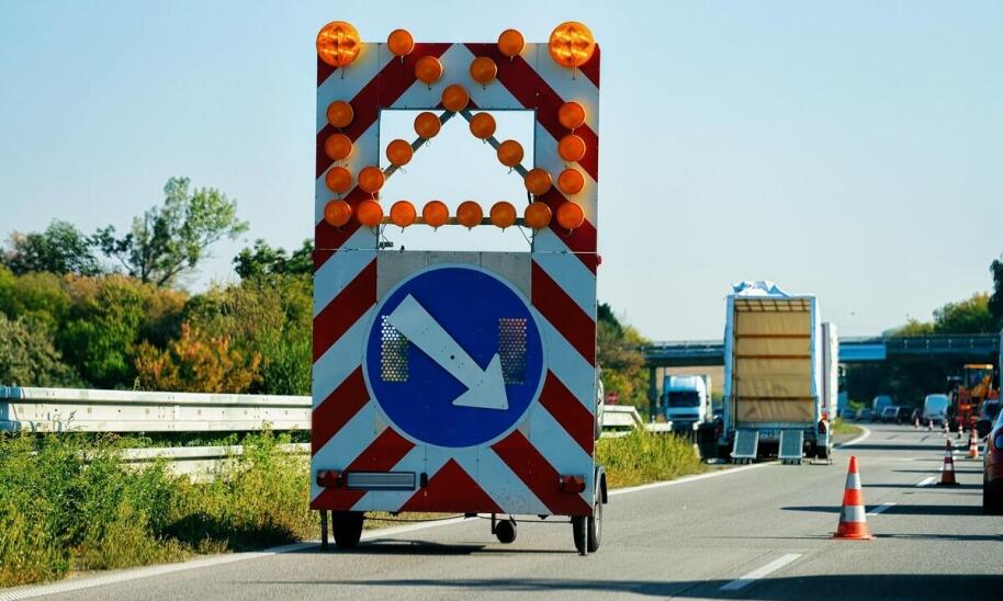 Kluczowe aspekty przygotowania projektów czasowej organizacji ruchu drogowego