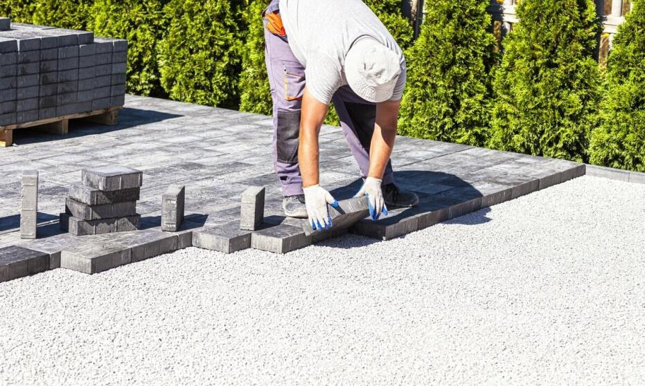 Czym kierować się przy wyborze wykonawcy usług brukarskich w Strzelinie?