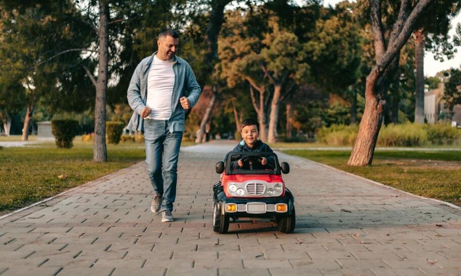Auto dla dziecka Audi jako element rozwoju społecznego i emocjonalnego malucha Auto dla dziecka Audi jako element rozwoju społecznego i emocjonalnego malucha