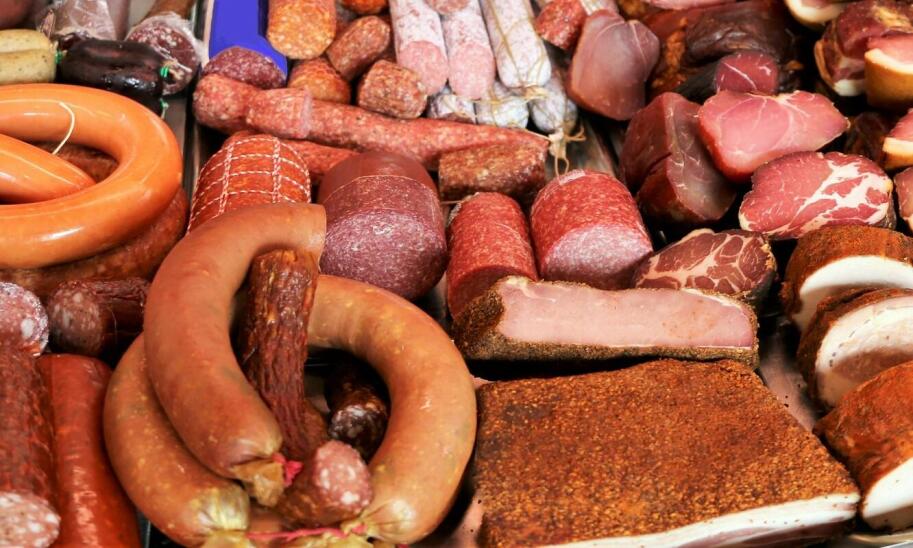 Tradycyjne metody produkcji wędlin - co je wyróżnia? Tradycyjne metody produkcji wędlin - co je wyróżnia?