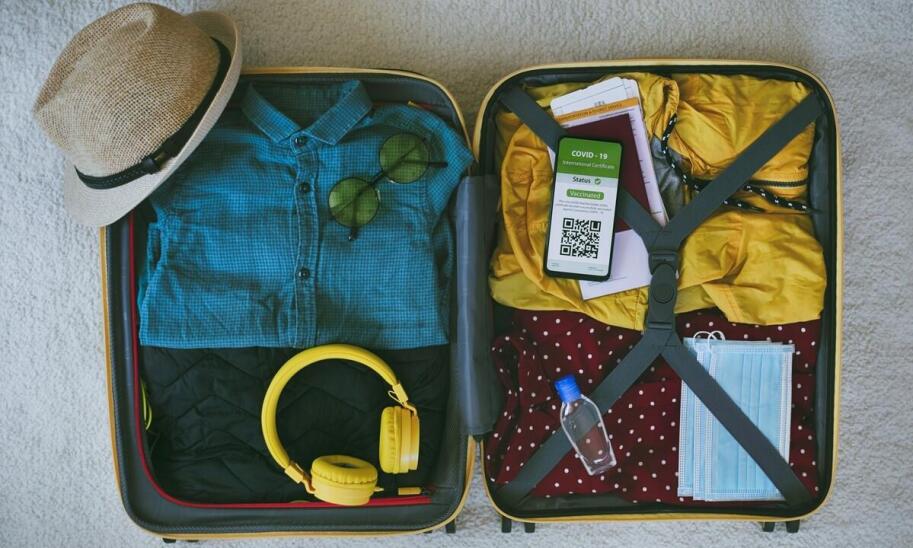 Jakie dokumenty są potrzebne do podróży busem do Holandii z Pomorskiego?