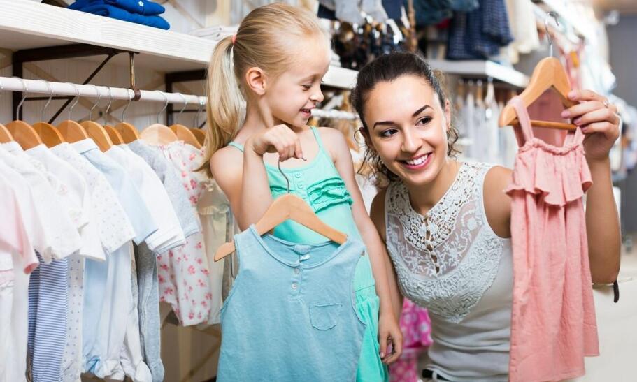 Jak prawidłowo dobierać rozmiar ubrań dla dzieci podczas zakupów online?
